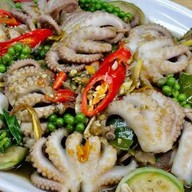 เมนูของร้าน ข้าวปลาแกะ น้ำพริกผัดกากหมู อาหารตามสั่ง by.มากินกัน สาขา1