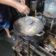 บรรยากาศ เอก-อ้อ อาหารตามสั่ง