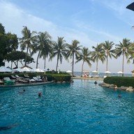 You & Mee Poolside Restaurant โรงแรม ไฮแอท รีเจนซี่ หัวหิน