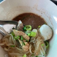ก๋วยเตี๋ยวเรือลอยลำ อร่อยที่สุดในโลก (หมู่บ้านเสนานิเวศน์ 1)