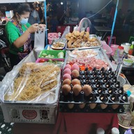 บรรยากาศ เอก-อ้อ อาหารตามสั่ง