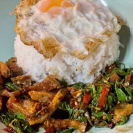 ครัวกระเพรา เวียงป่าเป้า