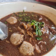โก๋ เตี๋ยวเรือ หม้อไฟ