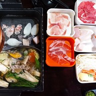 เมนูของร้าน ขุนช้าง ก๋วยเตี๋ยวเรือ มนนเรศวร