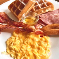 Woodhaven Casual Eatery