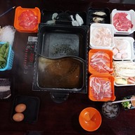 เมนูของร้าน ขุนช้าง ก๋วยเตี๋ยวเรือ มนนเรศวร