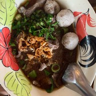 เมนูของร้าน ก๋วยเตี๋ยวเรือยกพลขึ้นบก  โคราช