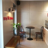 บรรยากาศ Red & Brew Coffee Khonkean