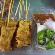 หมูสะเต๊ะฮ่องเต้ คุณสุวรรณ์ ตลาดด่านศรีนครินทร์
