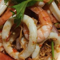 อาซาลูกชิ้นปิ้งลาวา