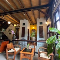 Sané Phuthong ท่าเรือผ่านฟ้าลีลาศ