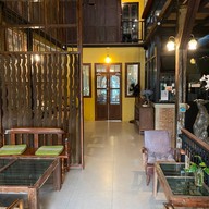 Sané Phuthong ท่าเรือผ่านฟ้าลีลาศ