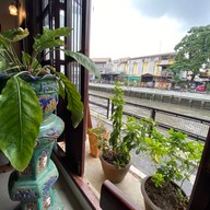 Sané Phuthong ท่าเรือผ่านฟ้าลีลาศ