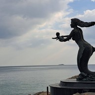 อนุสาวรีย์นางเงือก เกาะเสม็ด