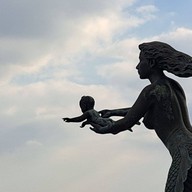 อนุสาวรีย์นางเงือก เกาะเสม็ด