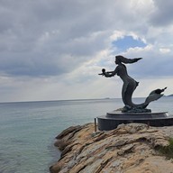 อนุสาวรีย์นางเงือก เกาะเสม็ด