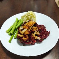 เมนูของร้าน 🍽ตามสั่ง หมูตุ๋น หมูสับ ลูกชิ้นทอด🐷@ ณ หัวมุม