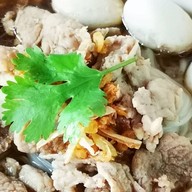 ป้าวิไล ก๋วยเตี๋ยวหมูต้มยำโบราณ หมูน้ำตก