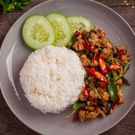 เมนูของร้าน กระเพราโคขุนพริกแห้ง