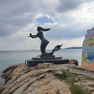 อนุสาวรีย์นางเงือก เกาะเสม็ด
