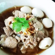 ป้าวิไล ก๋วยเตี๋ยวหมูต้มยำโบราณ หมูน้ำตก