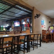ร้านลาบเป็ดอุดร เจ๊องุ่น ไก่ย่าง ปลาเผา