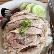 ก๋วยเตี๋ยวเรือใหญ่ เฮีย ช.