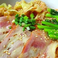 เม้งบะหมี่เกี๊ยว มหาชัย (เจ้าเก่า 40 ปี) ซอยดับเพลิง @mengbhamee