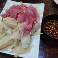 ร้านลาบเป็ดอุดร เจ๊องุ่น ไก่ย่าง ปลาเผา