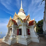 วัดเขาตะเกียบ