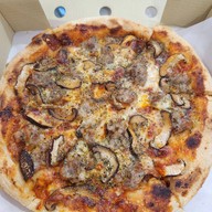 เมนูของร้าน Pizza is love™ อ่อนนุช@ยูดีไลท์คอนโด