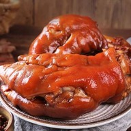 ข้าวขาหมูสีลม กับ กะเพราขาหมูโครตอร่อย ท่าข้าม28