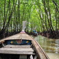 เขาขนาบน้ำ