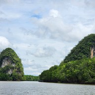 เขาขนาบน้ำ