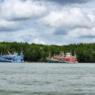 เขาขนาบน้ำ