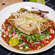 ร้านยำ นัว ยั่ว Yes กะเพราพริกแห้ง สาขา8 พัทยา