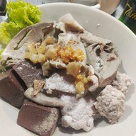 เมนูของร้าน นายตั้ม ต้มเลือดหมู