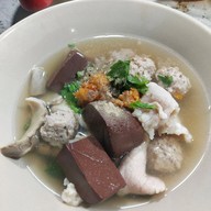 เมนูของร้าน นายตั้ม ต้มเลือดหมู