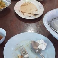 โรจน์ ซีฟู้ด