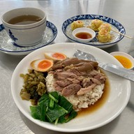 ขาหมูแซ่โล้ว สูตรต้นตำรับ ภูเขาทอง
