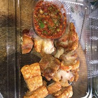 ร้านรุ่งเรืองหมูกรอบ