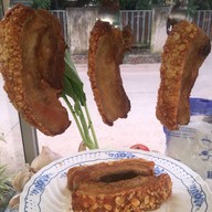 ร้านรุ่งเรืองหมูกรอบ