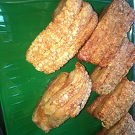 ร้านรุ่งเรืองหมูกรอบ