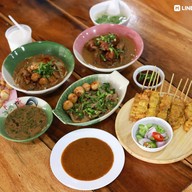 เมนูของร้าน ก๋วยเตี๋ยวสี่พระยา  สาขากระบี่