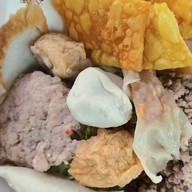 ใช่ เตี๋ยวปลาคลองสี่ สาขา2