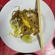 ล้านผัดไทท่าแพ