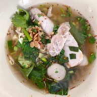 ก๋วยเตี๋ยวต้มยำมะนาวสด มาดามยุม (ซอยหัวหลางเจ้าเก่า)