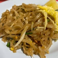 ล้านผัดไทท่าแพ