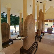 ใบเสมาบ้านกุดโง้ง