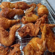 กระเพราข้าวหอม